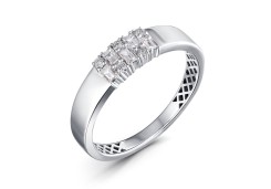 Кольцо из белого золота с бриллиантом