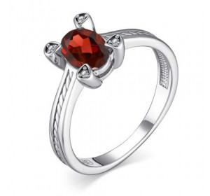 Серебряное кольцо с гранатом
