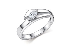 Серебряное кольцо с фианитом