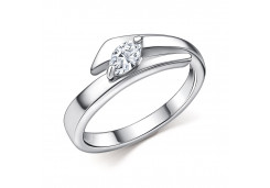 Серебряное кольцо с фианитом