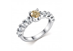 Серебряное кольцо с муассанитом