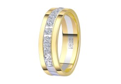 Золотое обручальное кольцо с бриллиантом