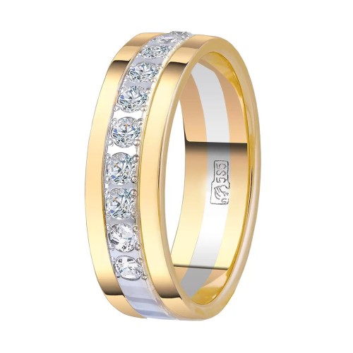 Золотое обручальное кольцо с бриллиантом