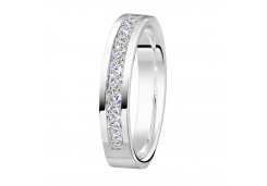 Кольцо обручальное из белого золота с бриллиантом