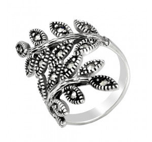 Серебряное кольцо с марказитом