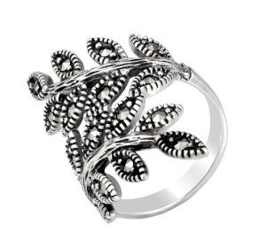 Серебряное кольцо с марказитом