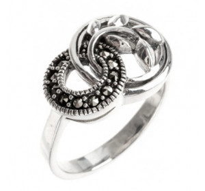 Серебряное кольцо с марказитом