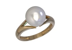 Золотое кольцо с жемчугом