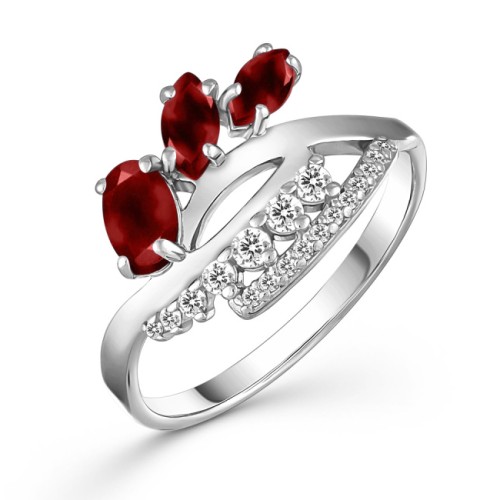 Серебряное кольцо с гранатом