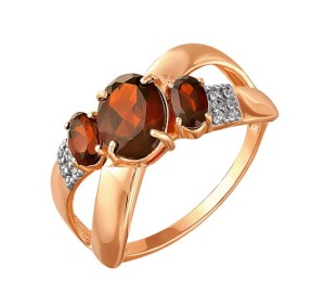 Золотое кольцо с гранатом