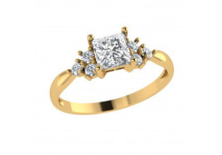 Золотое кольцо с фианитом