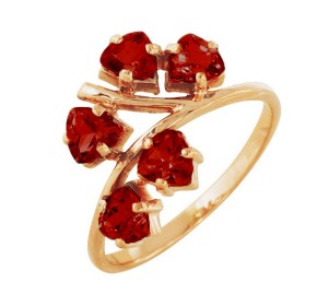 Золотое кольцо с гранатом