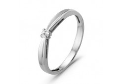 Кольцо из белого золота с бриллиантом