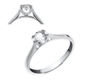 Серебряное кольцо с фианитом