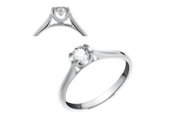 Серебряное кольцо с фианитом