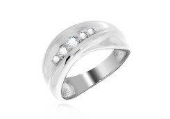Серебряное кольцо с фианитом