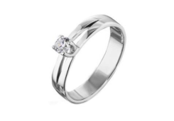 Серебряное кольцо с фианитом