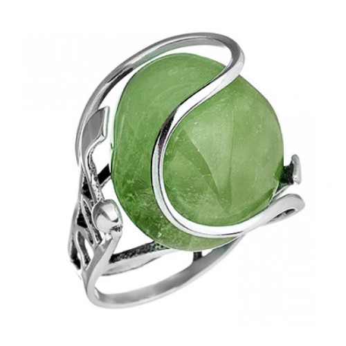 Серебряное кольцо с нефритом