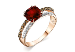 Золотое кольцо с гранатом