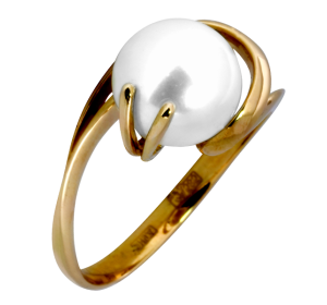 Золотое кольцо с жемчугом