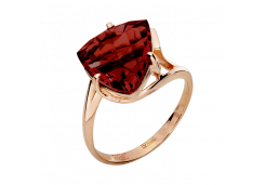 Золотое кольцо с гранатом