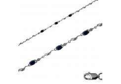 Серебряный браслет с корундом