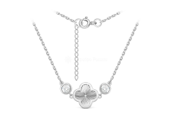 Серебряное колье с фианитом