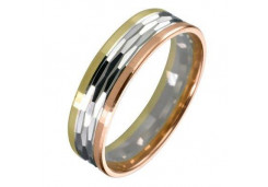 Золотое обручальное кольцо 