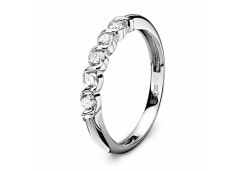 Кольцо из белого золота с бриллиантом