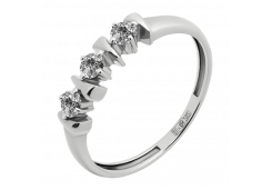 Кольцо из белого золота с бриллиантом