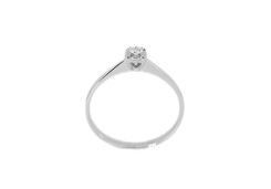 Кольцо из белого золота с бриллиантом