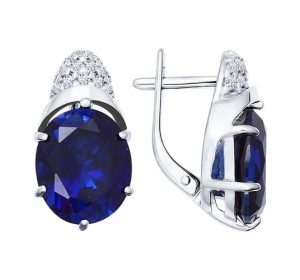 Серебряные cерьги с корундом