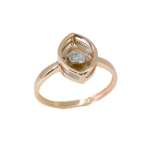 Золотое кольцо с бриллиантом