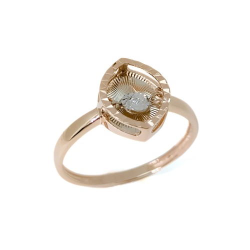 Золотое кольцо с бриллиантом