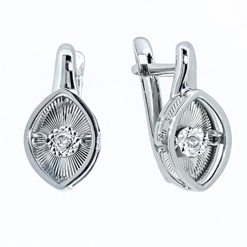 Серьги классические из белого золота с бриллиантом