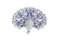 Брошь из серебра с фианитом