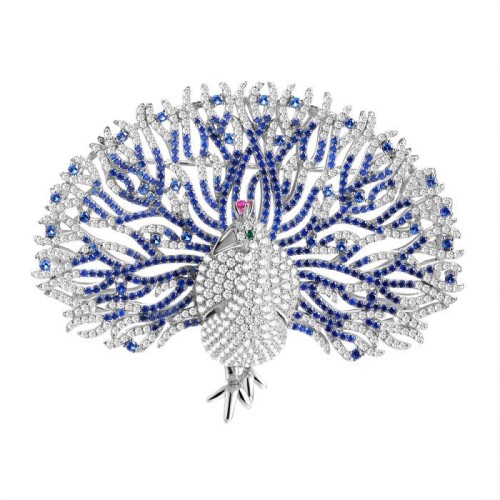 Брошь из серебра с фианитом