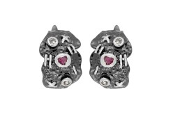 Серебряные cерьги классические с корундом