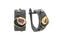 Серебряные cерьги классические с позолотой с корундом