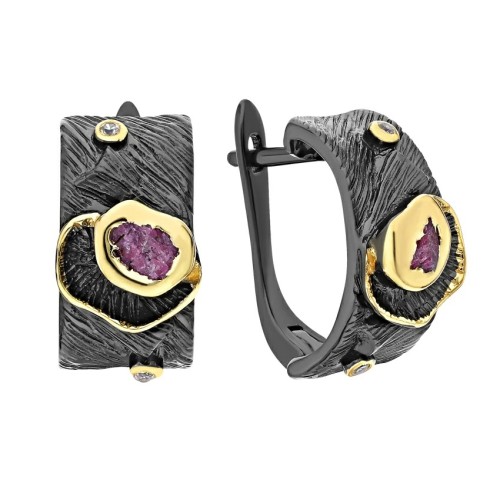 Серебряные cерьги классические с позолотой с корундом