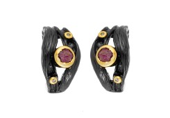 Серебряные cерьги классические с позолотой с корундом