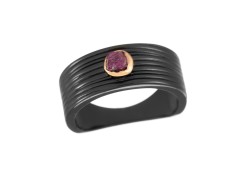 Серебряное кольцо с позолотой с корундом