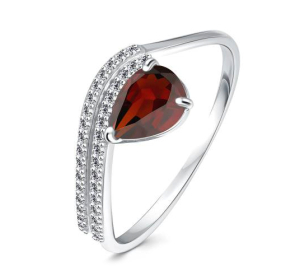 Серебряное кольцо с гранатом