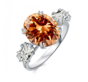 Серебряное кольцо с фианитом
