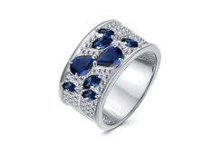 Серебряное кольцо с сапфиром