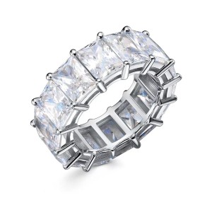 Серебряное кольцо с фианитом