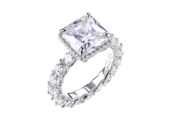 Серебряное кольцо с фианитом