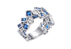 Серебряное кольцо со шпинелью