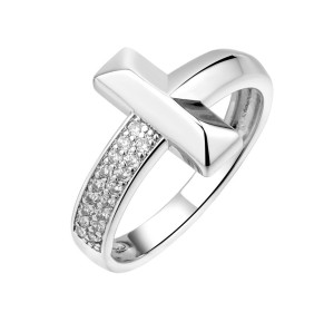 Серебряное кольцо с фианитом