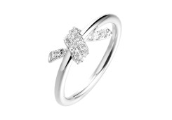 Серебряное кольцо с фианитом